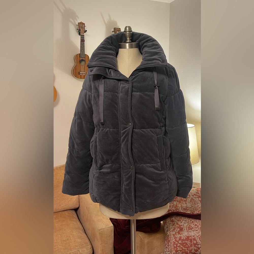 Isaac mizrahi faux velvet grey puffer jacket womens medium
